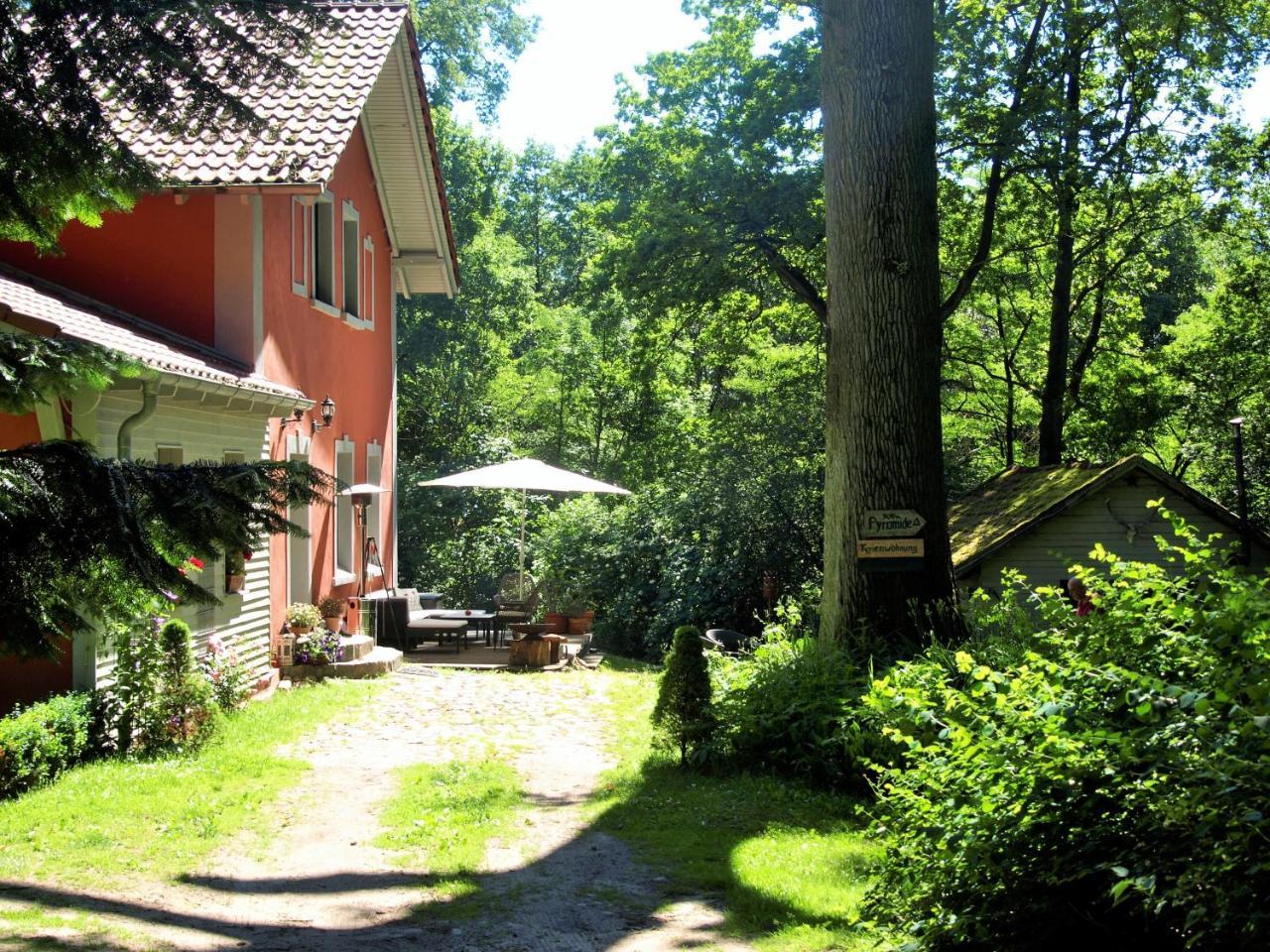 Altes Forsthaus Garzau Garzau-Garzin Exterior foto